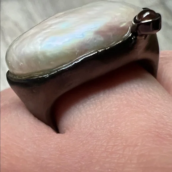 ANOMO BAROQUE PEARL AND ORANGE SAPPHIRE Black Ruthenium Ring by German Kabirski - Picture 4 of 6